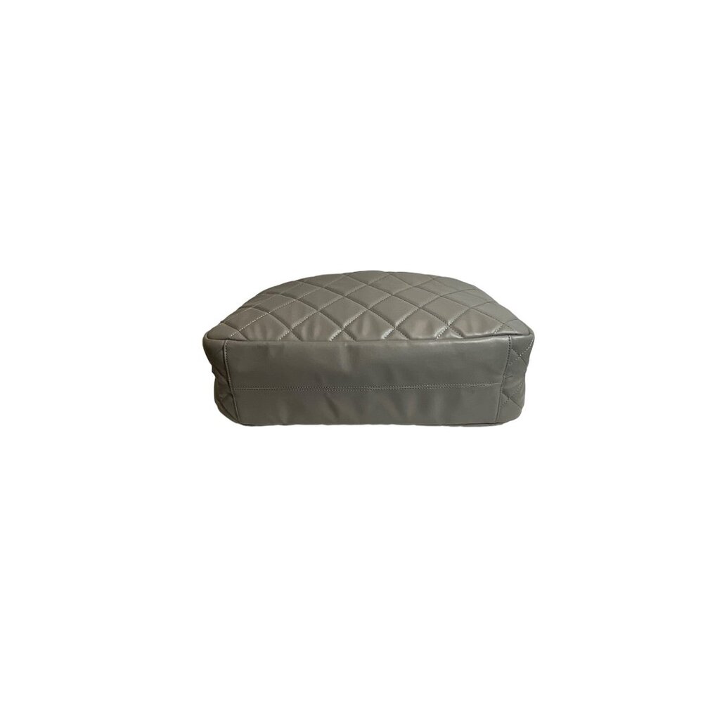 NWT Gilda Paris Quilted Faux Leather Duffel Bag Gray Travel / Gym Bag - Picture 8 of 8